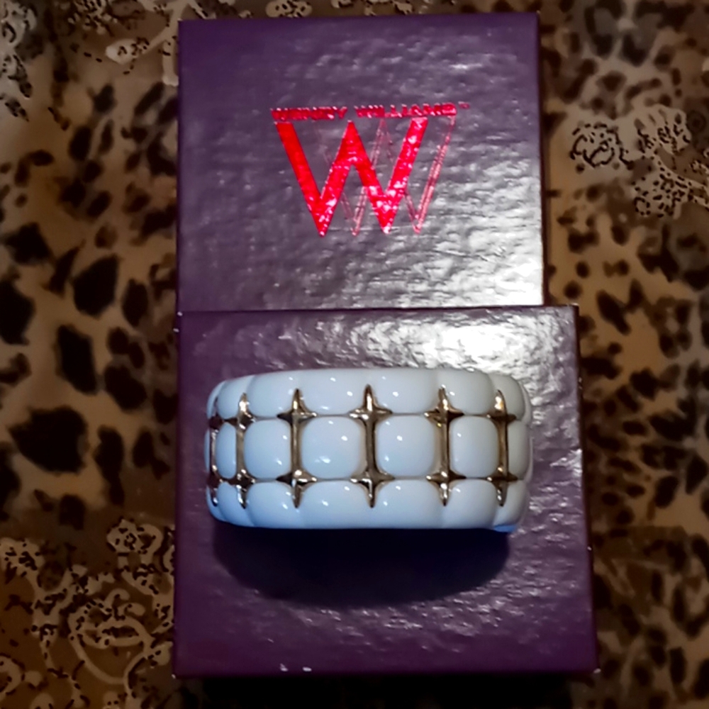 Wendy Williams Cream and gold braclet New
